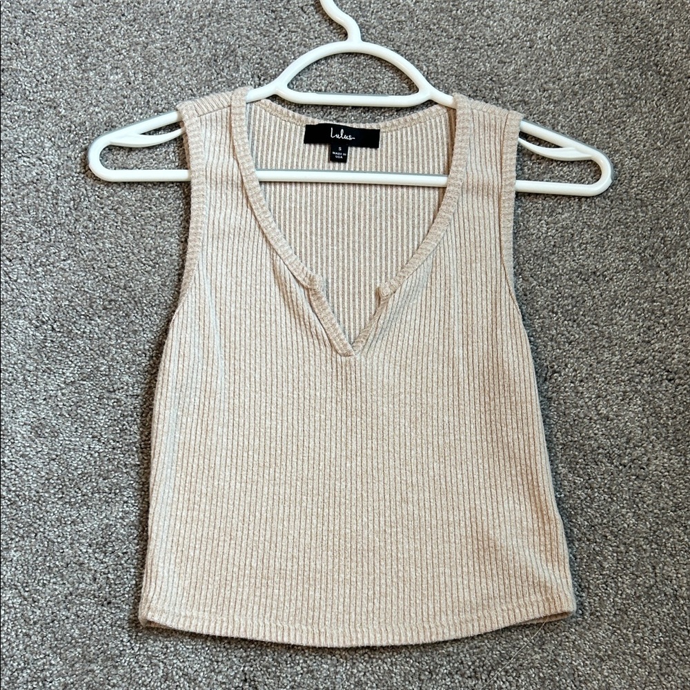 3/15$ 🛍️ Lulu's Beige Ribbed Knit Crop Top - Picture 3 of 6